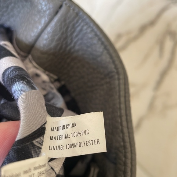 Co-lab Zippered Grey Vegan Leather Tote - EUC & big enough for a 12 in l… - Picture 8 of 11